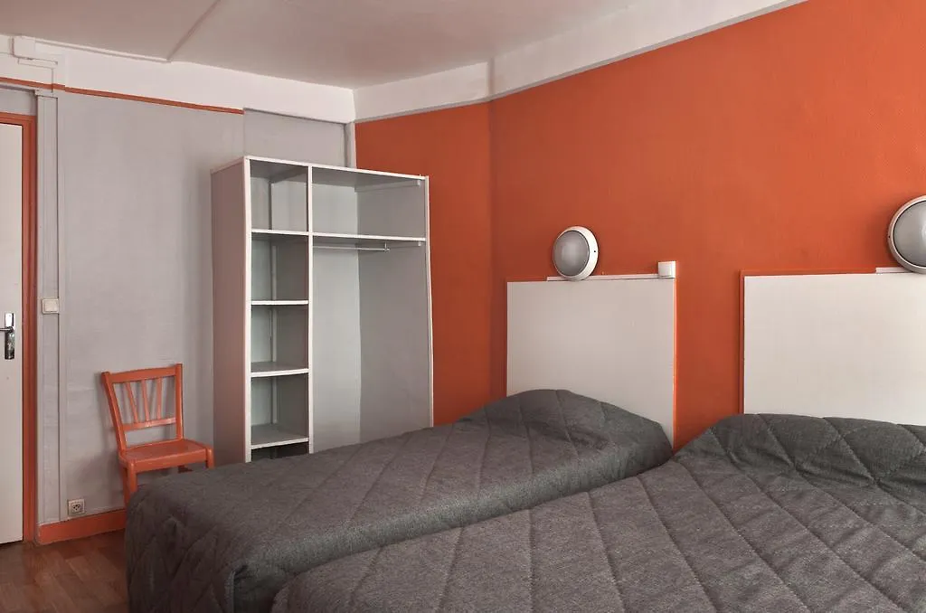 Du Commerce Hotel 3*